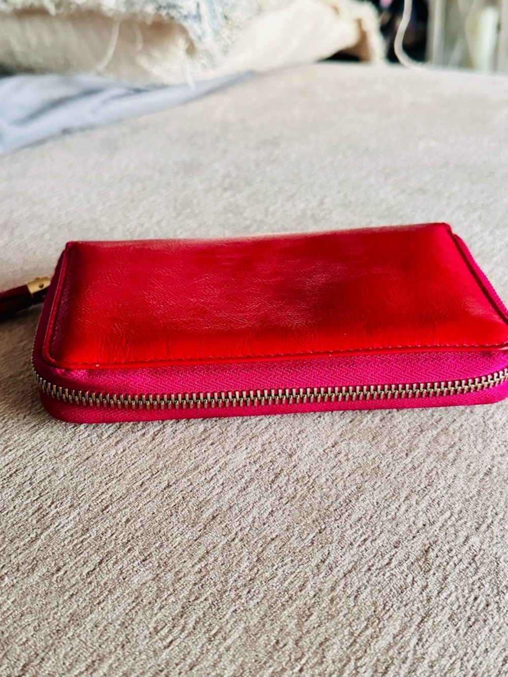 Gucci SoHo Medium Zip Around Wallet - Picture 11 of 12